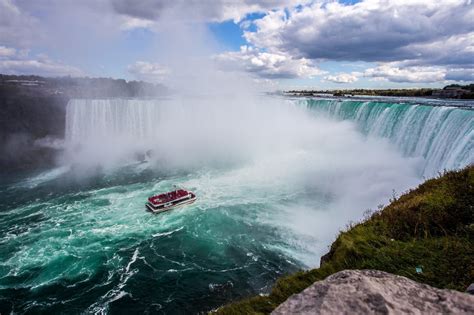 Explore the Mystery and Wonder of Niagara Falls' Magical Performance